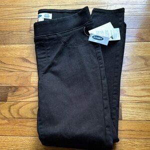 Women’s NWT Old Navy Black Jeggings with Lycra for Effortless Style.  SZ 8